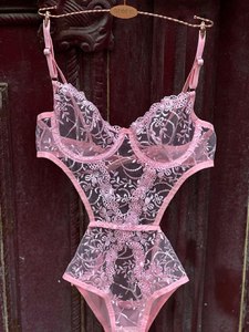 Body de encaje sexy de una pieza, lencería transparente con bordado 3D, ajuste ceñido, control medio, con almohadillas en el pecho, ropa interior de mujer tejida. - Product Image 4