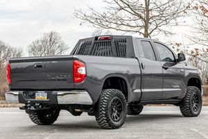 Tndra SR5 DoubleCab 4x4 2019, 17 900 miles, V.8, 4 roues motrices - Product Image 5