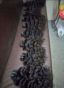 Extensión de cabello de fibra suave de clase alta para mujer con tipo largo rizado de fácil instalación para salón de mujer y boda para exportación a granel - Product Image 6