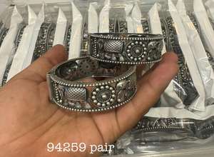 Brazalete indio oxidado antiguo 2 Kada, ligero, clásico, dibujado a mano, OM, estudio de moda, venta al por mayor para ropa de fiesta de boda - Product Image 3