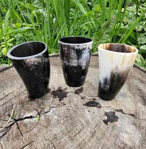 Vaso para beber impermeable negro con cuerno de búfalo grabado de alta calidad hecho a mano por Tayyab Handicraft DE LA India Art & Collectible - Product Image 1