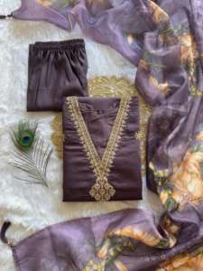 Nouveau Designer Kurti Pant Dupatta Ensemble avec Broderie Élégante Détaillant Choix Parfait pour Festive Wear Mariages Occasions Spéciales - Product Image 5