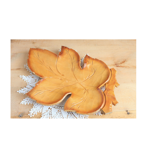 Plateau à feuilles en bois Fruits secs Snacks Plateau de service Fait à la main en forme de feuille Design aspect naturel produit de bonne qualité - Product Image 1