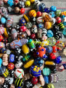 เปลือกหอยธรรมชาติจากใบงูเห่าผลิตตามสั่งมีรูเจาะเหมาะสำหรับนักออกแบบเครื่องประดับและร้านขายลูกปัด - Product Image 4