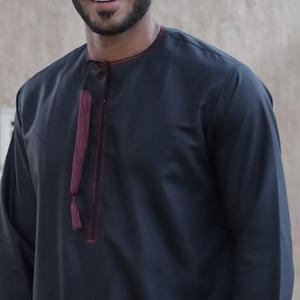 Al for Daffah Thobe pour hommes de haute qualité, élégant et confortable, vêtements traditionnels musulmans teints en fil, vêtements personnalisés Maroon Tussle Wear - Product Image 4