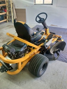 รถตัดหญ้า Cub Cadet ZTS2 54 Zero Turn ปี 2023 เครื่องยนต์เบนซิน 24 แรงม้า 173 ซีซี ใบมีดทรงกระบอก ความจุถังน้ำมัน 100 ลิตร สำหรับใช้งานในฟาร์ม พร้อมขาย - Product Image 4