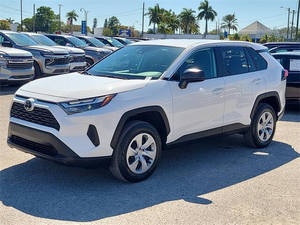 Toyota RAV4 LE 2024 USADO EN EXCELENTES CONDICIONES - Product Image 3