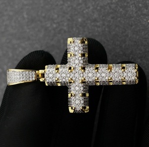 Hip Hop moissanite diamante Cruz colgante Bling chapado en oro circón diamante Cruz colgantes Acero inoxidable Cruz colgante para hombres - Product Image 4