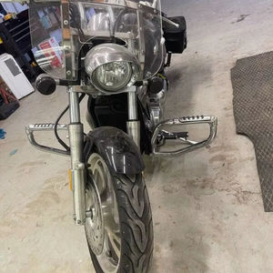 Motocicleta Honda de 2004 en buen estado, con volante a la izquierda. - Product Image 2