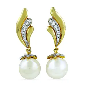 Pendientes Elegantes de Perlas con Baño de Oro para Mujer, Regalo de Joyería Perfecto - Product Image 3