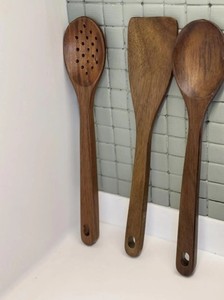 Ensemble d'ustensiles de cuisine en bois d'acacia naturel de qualité supérieure Cuillères de service Spatules Ustensiles de cuisine antiadhésifs Cuisson en bois massif faite à la main - Product Image 5
