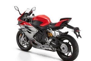 Moto sportive 900cc à 4 cylindres en ligne, modèle haute performance - Product Image 2