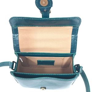 Sac en cuir fait main de haute qualité Mini bandoulière structuré en vert foncé avec poignée Artisan fabriqué en Indonésie - Product Image 2