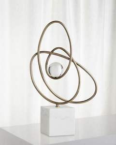 Escultura de metal decorativa de mesa moderna con curvas artísticas y pulido Premium, ideal para escritorios y estudios de oficina de lujo - Product Image 2