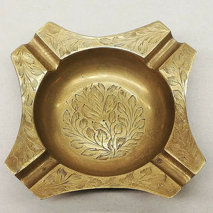 ที่เขี่ยบุหรี่ทองเหลืองโบราณพร้อมโทนทองแดงแบบชนบทเหมาะสำหรับตกแต่งคาเฟ่สไตล์ชนบทและลานกลางแจ้ง - Product Image 1