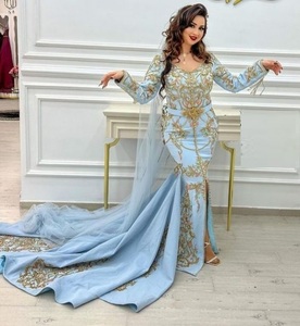 NUEVO BORDADO ZARI EN BRIDAL CAFTAN CON VESTIDO DE TRAIL DE CORTE DE PESCADO CON ADORNADO CON CUENTAS DE CRISTAL, PIEDRA, TRABAJO DE DABKA @ 2023 - Product Image 1