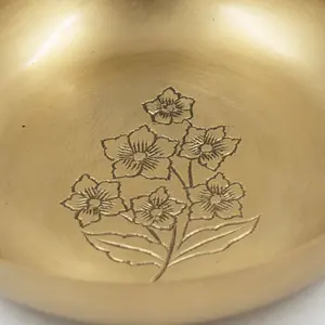 Tazón de metal clásico para mesa hecho a mano con diseños florales para un atractivo atemporal disponible en cantidad a granel - Product Image 5