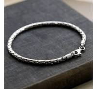 Beau bracelet en corde en argent sterling de conception contemporaine exceptionnelle fait à la main Bracelet fin de finition polie de luxe