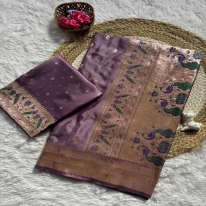 Sari VASTRA COTTAGE Premium de Satén Paithani en Satén Gajji Puro y Suave con Trabajo Zari Meena, Pallu de Pavo Real y Blusa a Juego - Product Image 6