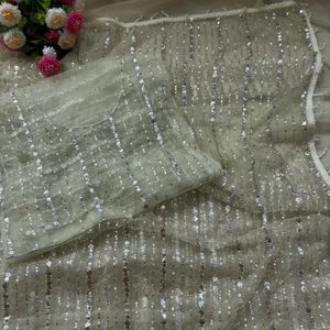 Sari de mariage traditionnel en tulle pur et doux, avec broderie originale de perles, bordure fantaisie en dentelle Moti, design lourd, longueur ras du sol, avec chemisier - Royal - Product Image 4