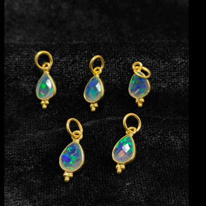 Poire goutte opale fantaisie forme lunette plaqué or pendentif à breloque faisant collier à faire soi-même bijoux en gros - Product Image 5