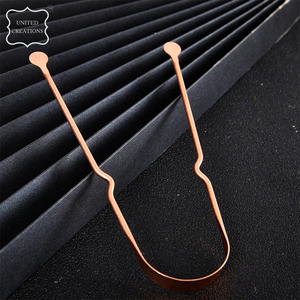 Raspador de lengua de cobre puro de alta eficiencia en forma de U para uso personal Proveedor indio Funcional para limpieza de lengua - Product Image 6