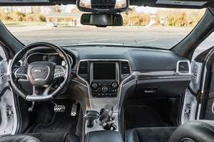 USADO LHD/RHD 2015 JEEP GRAND CHEROKEE SRT - Product Image 2