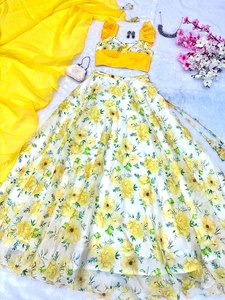 Dernier Designer Organza Soie Floral Imprimé Travail Lehenga Choli par FabZone - Product Image 5