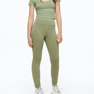 Ensemble de sport et de yoga personnalisé avec logo imprimé OEM, vêtements de fitness taille haute - Product Image 1