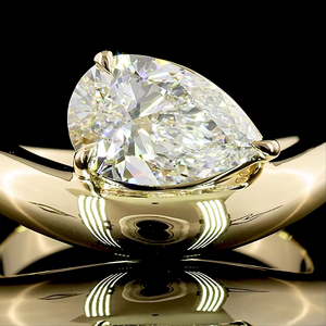 Anillo de Compromiso Solitario con Forma de Pera de Oro Amarillo de 14K y 1.57 Quilates, Diseño Artesanal de Lujo para Novia - Product Image 2