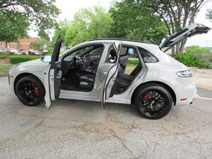 Macan GTS 2022, V6 biturbo, transmission intégrale, pack Premium Plus, non modifié - Product Image 4