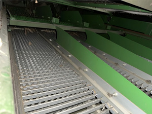 รถเกี่ยวข้าวใหม่ ปี 2022 ยี่ห้อจอห์น เดียร์ รุ่น S790 พร้อมส่งทั่วโลก รถเกี่ยวข้าวจอห์น เดียร์ - Product Image 4