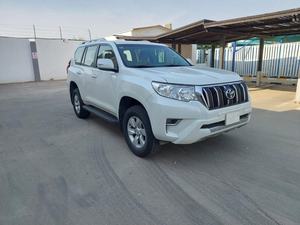 PRADO SUV d'occasion 2021-2022, automatique, conduite à gauche, transmission intégrale, sièges en cuir, régulateur de vitesse adaptatif, pneus R21, intérieur clair, éclairage LED - Product Image 3