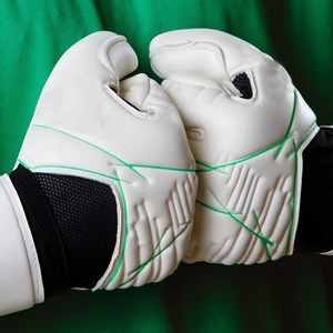 Gants de gardien de but de football en Latex PU professionnel de haute qualité doigt complet dragonne réglable fermeture à lacets étanche - Product Image 4