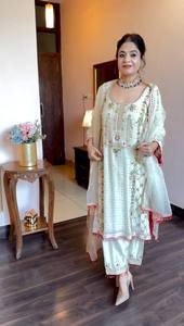 Venta caliente Anarkali Salwar kameez trajes color blanco en tela Chinon con trabajo de bordado para Damas Indias pakistaníes - Product Image 2
