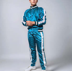 ชุดวอร์มผู้ชายแบบใหม่ สวมใส่สบาย 2 ชิ้น ผ้าไนลอน/คอตตอน สำหรับฤดูหนาว พิมพ์ลายโลโก้และปักลาย สไตล์ลำลอง ชุดวอร์มผู้ชายแบบมีซิป - Product Image 4