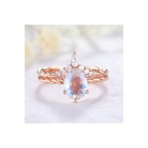 Bagues de bijoux en or 18 carats Pierre de lune arc-en-ciel naturelle Nouveau design de luxe Bagues de bijoux en or massif avec bague en diamants véritables - Product Image 1