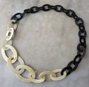 Collar de Cuerno de Búfalo Hecho a Mano, Ecológico y de Lujo, con Cadena de Cuentas, Joyería Moderna con Dije de Cuerno de Toro para Mujer - Product Image 6