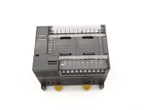 10の入出力ポイント、AC電源CP1L-L10DR-Aが付いている新しい<span class=keywords><strong>PLC</strong></span>のコントローラー - Product Image 5