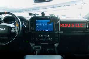 Camioneta Ford F-150 Raptor con Faros LED, Motor Turbo a Gasolina, Neumáticos R20, Volante a la Izquierda, Exterior Blanco - Product Image 2