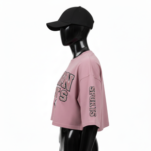 Camiseta corta para mujer, algodón jersey premium, tacto suave, color rosa, estilo crop, estampado con relieve, logotipo personalizado, camiseta corta de algodón para mujer - Product Image 3