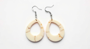 Heaven Craft Export Bijoux faits à la main Boucles d'oreilles élégantes intemporelles en os et perles pour femmes Cadeau durable pour les fêtes - Product Image 2