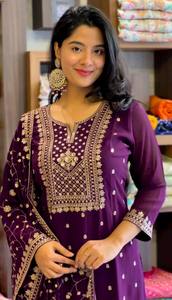 Lanzamiento de un nuevo diseñador de ropa de fiesta Look Heavy Bordado Trabajo Top de lujo Dupatta y vestido de fiesta con parte inferior completamente cosido - Product Image 2