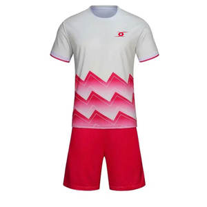 Conjunto de ropa de fútbol personalizada de alta calidad Estilo de uniforme de fútbol transpirable de secado rápido - Product Image 1