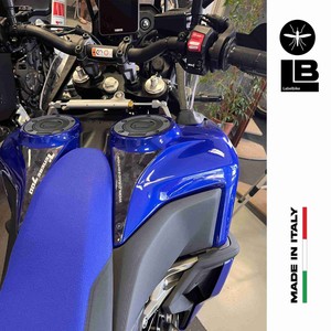 Due Adesivi 3D per Serbatoio Compatibili con Moto Yamaha Tenere 700 World Raid - Product Image 3