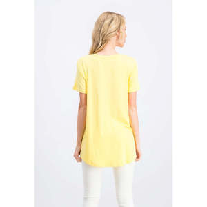 Top da Donna JM con Scollo a U in Taglia XS, Stampa Dorata su Tessuto Lavorato a Maglia, Design Semplice e alla Moda - Product Image 2