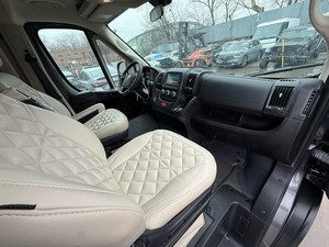 รถตู้ RAM PR-OM-AS-TER ปี 2021 รุ่น 35-00 หลังคาสูง หน้าต่างแบบวินโดว์ เครื่องยนต์ V6 เกียร์อัตโนมัติ - Product Image 3