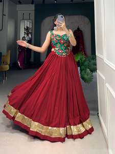 Belle couleur d'habillage occasionnel Meilleur Lehenga Choli en rayonne pure avec un design uni en dentelle gaufrée Exportateur indien - Product Image 4