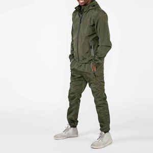 Chándal de algodón 100% de calidad hecho a medida para hombre, chándal con capucha de calidad para correr en invierno, diseño de patrón sólido personalizado para - Product Image 2