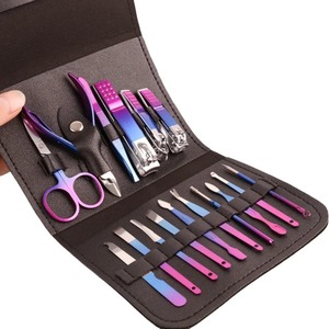 Juego de 15 Herramientas para Uñas, Kit Profesional de Reparación de Pies con Gradiente de Acero Inoxidable, Kit de Belleza con Tijeras para Uñas - Product Image 1